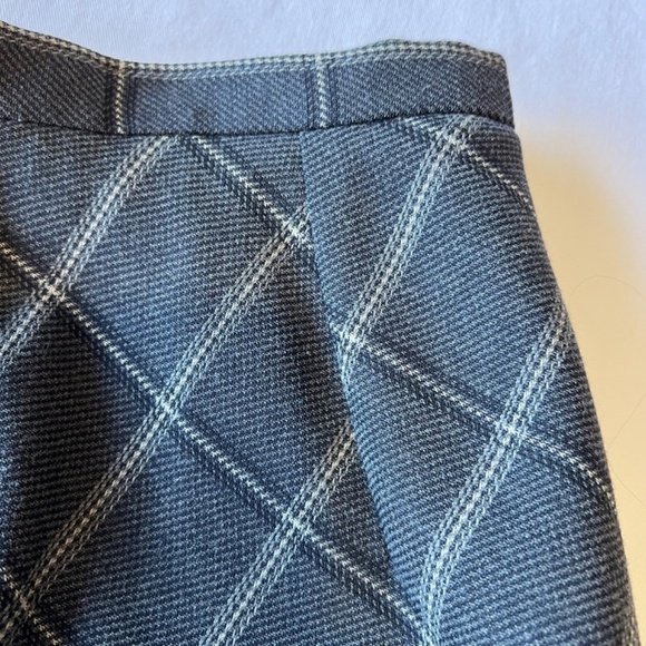 Gianni lined 100% wool plaid A line skirt - Picture 9 of 11